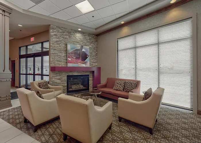 Doubletree By Hilton Bloomington