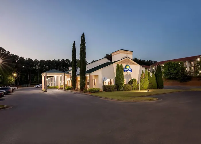 Days Inn & Suites By Wyndham Peachtree Corners Norcross