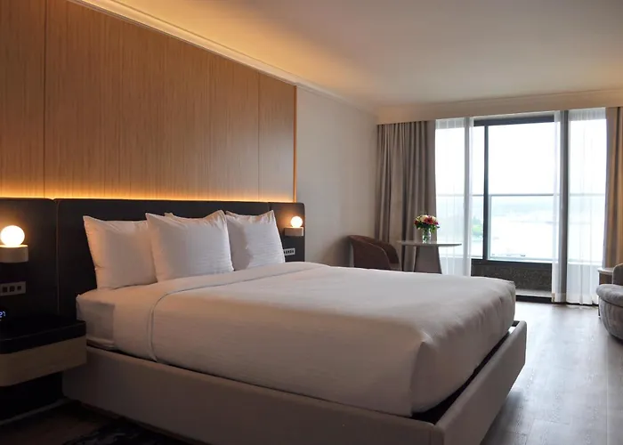 Pinnacle Hotel Harbourfront