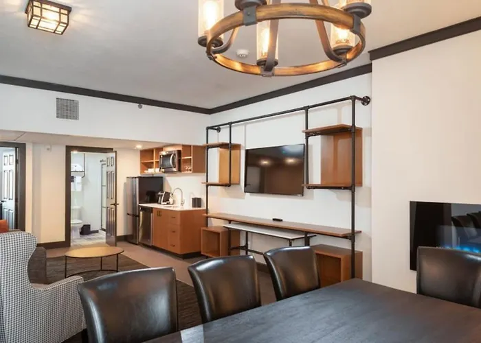 The Craftsman Inn & Suites