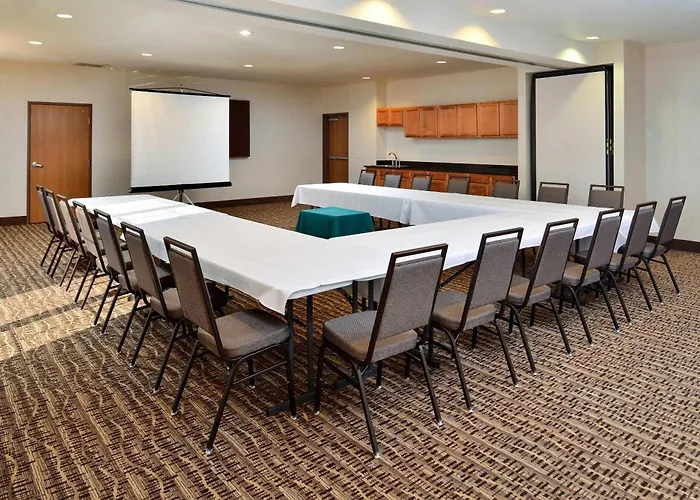 Comfort Inn & Suites Madison North