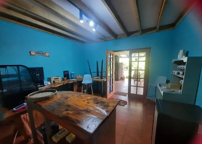 Hotel Uka Mana
