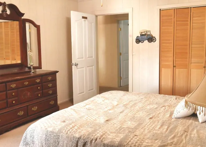 Tombstone Bordello Bed & Breakfast