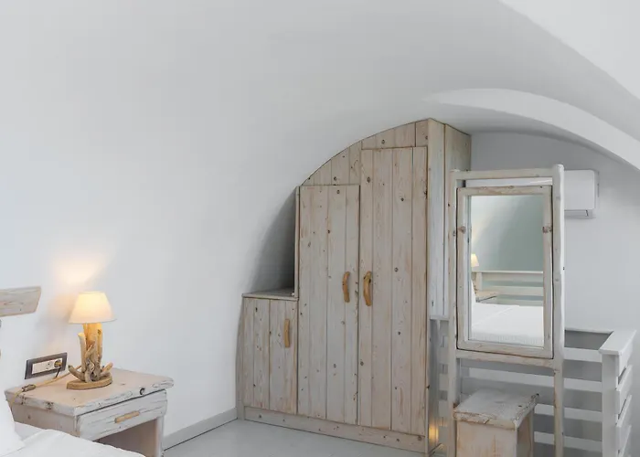 Theano Cave Suites & Villas