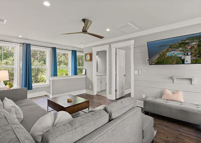 605 Bartow Guest House