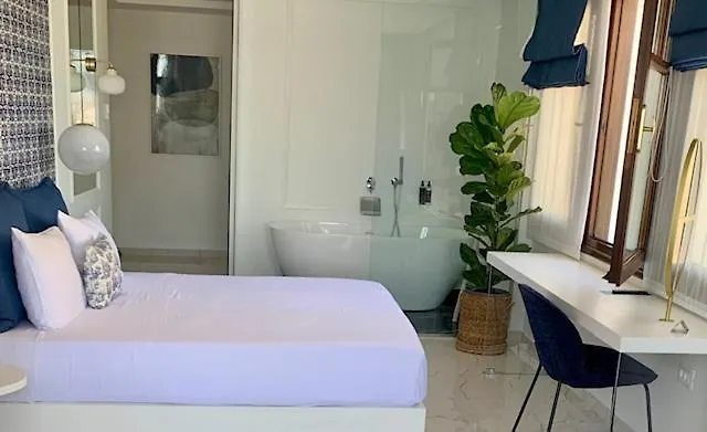Blue Luxury Suites