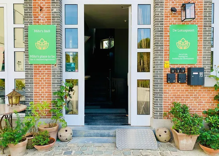 De Lotuspoort Met Mihr'S B&B In De Abdij Van Bornem