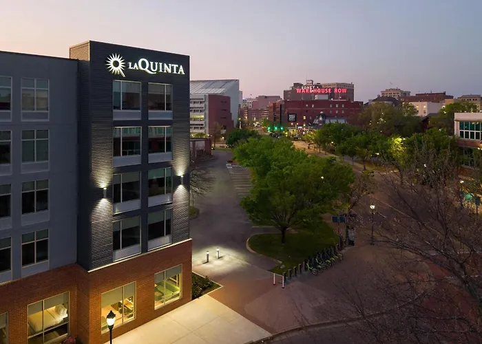 La Quinta Inn & Suites By Wyndham Chattanooga Downtown/South