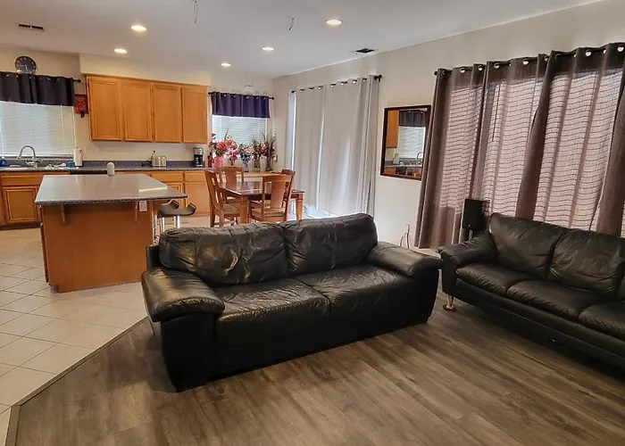 Luxury 2 Bedroom 1 Bath Fully Private