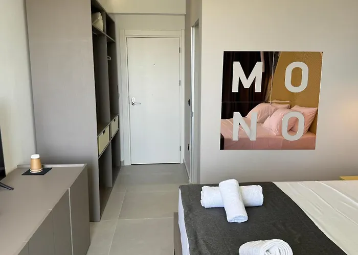 Mono Alex Kallithea