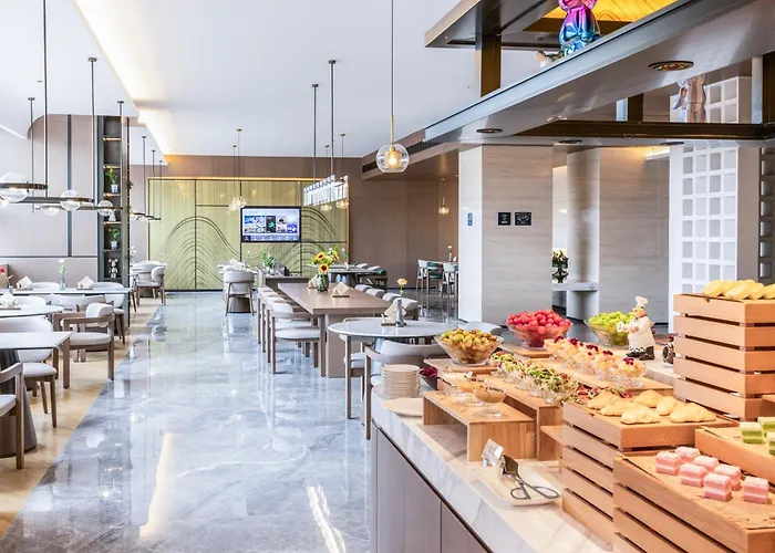 Atour Hotel Yuxi Nie'Er Music Plaza