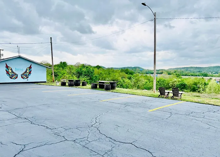 Hometown Inn