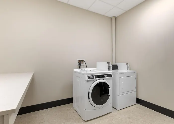 Best Western Plus Neepawa Hotel