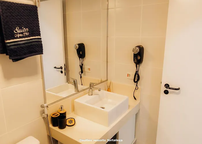 Apartamento Pé na Areia ao Lado do Parque Aquático - Conforto e Localização Privilegiada