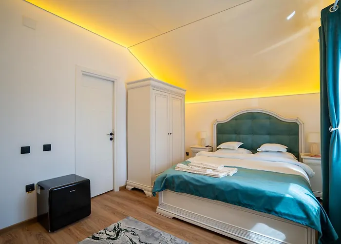Serafim'S Suites Airport