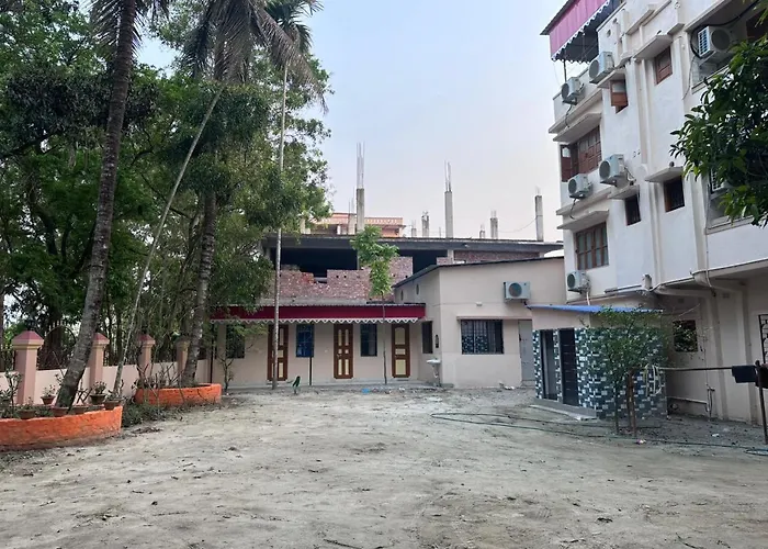Sri Mayapur Chandrodaya Guest House And Event Holder