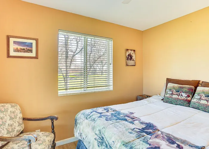 Fish, Hike & Relax: Rural Red Bluff Cottage