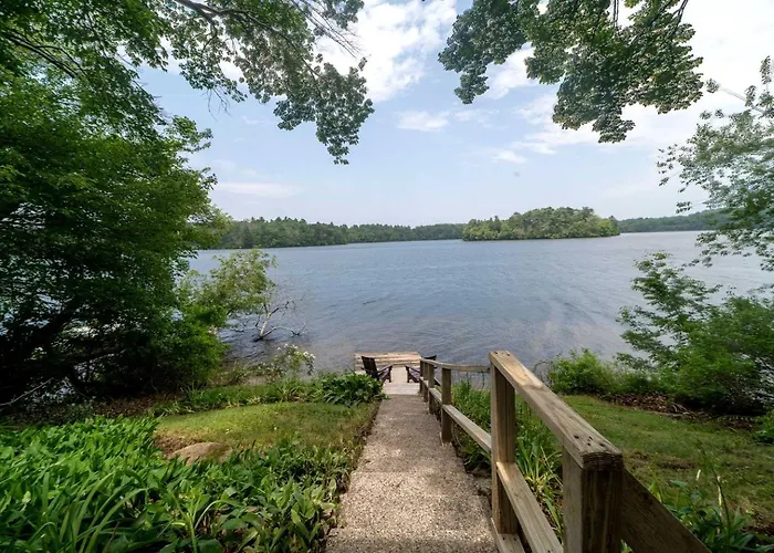 Charming Cabin Near Plymouth Rock, Massachusetts