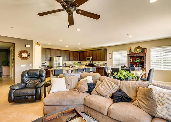 10 Mi To Temecula Old Town: Pet-Friendly Home