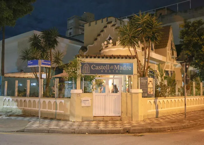 Hostel Castell Di Madre