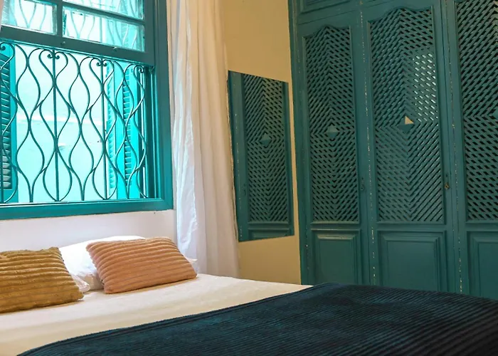 Hostel Castell Di Madre