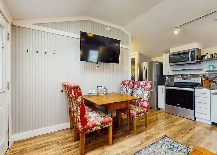 Shorelands Resort Cottage 40