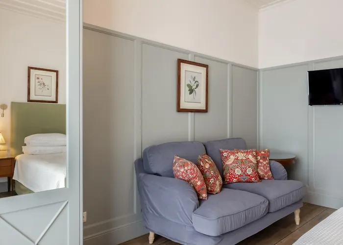Dorion Hotel