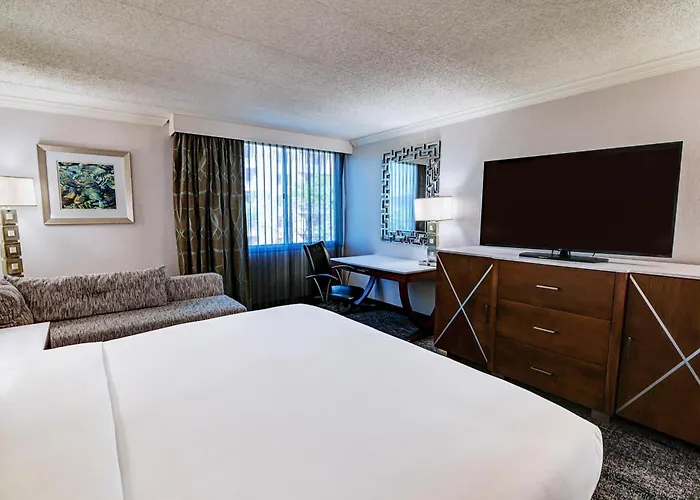 Doubletree By Hilton Madison Downtown