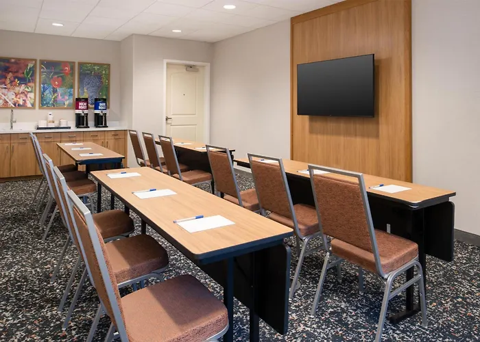Hampton Inn & Suites Redding