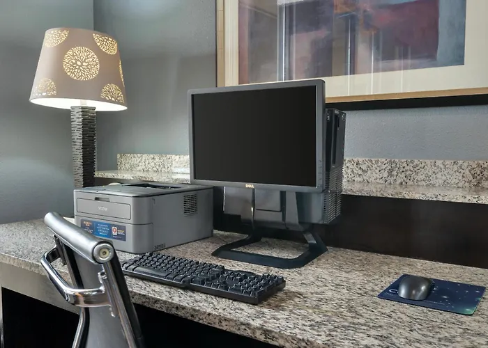 Quality Inn & Suites Goshen