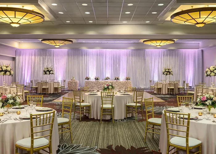 Doubletree By Hilton Pittsburgh-Green Tree