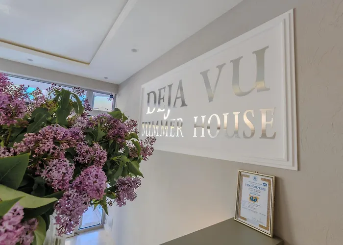 Family Hotel Deja Vu