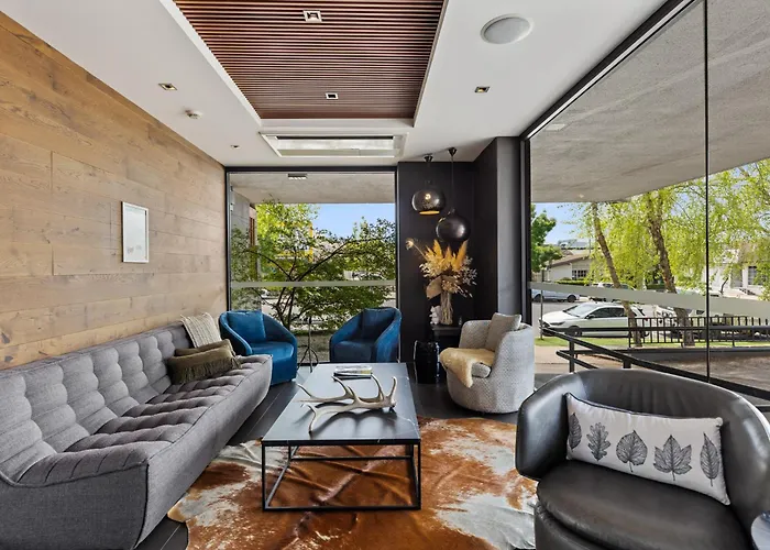 Townhouse Hotel