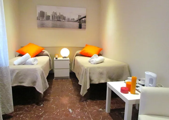 Barcelona City Street Hostal