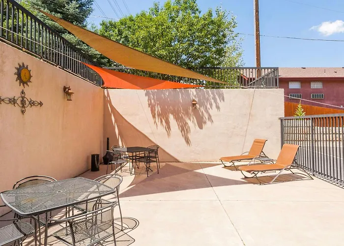 Manitou Pikes Peak Hotel