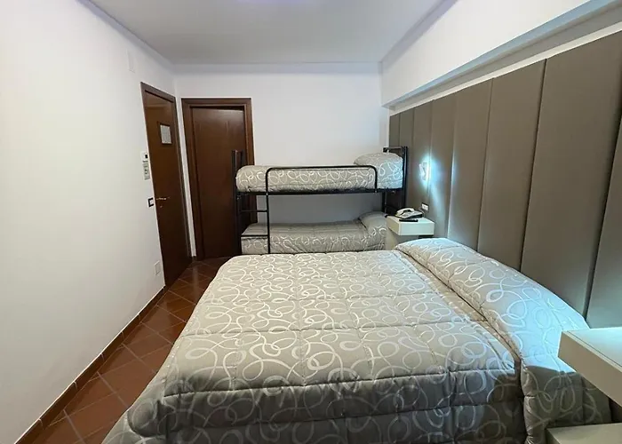 Hotel Bucaneve