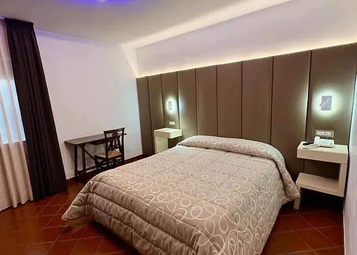 Hotel Bucaneve