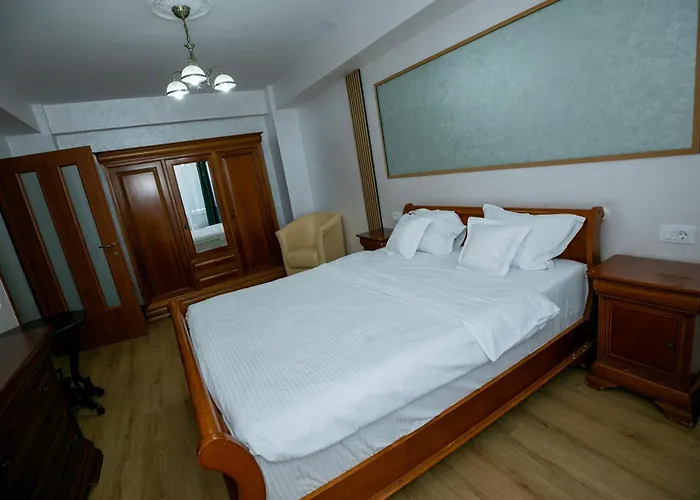 Hotel Senator