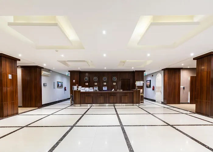 Qaser Baron Serviced Apartments Almasif