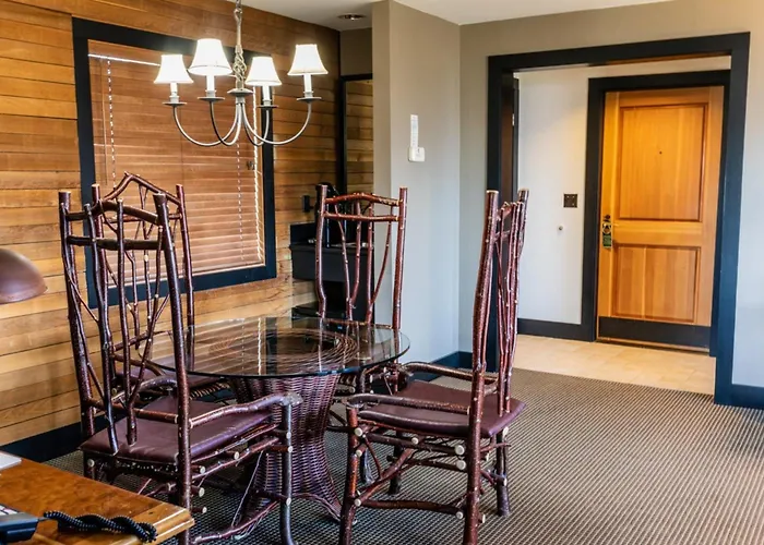Sun Mountain Lodge