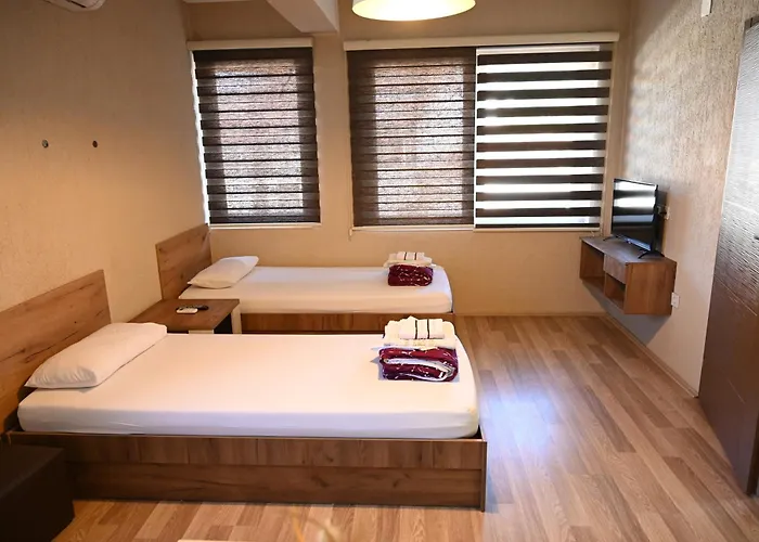 Dionis Rooms & Apartments