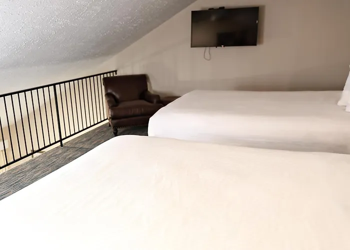 Rivertree Inn & Suites