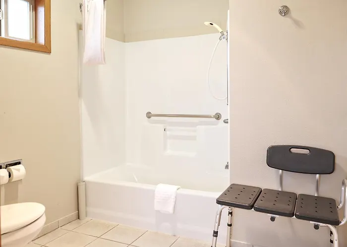 Rivertree Inn & Suites