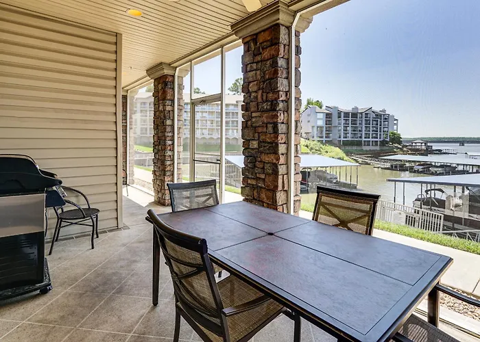 Lakefront Patio, Pool Access! Lands End Condo