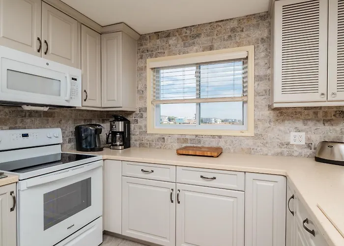 Fish Tales By Oak Island Accommodations