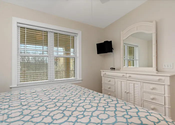 Dreamer By Oak Island Accommodations