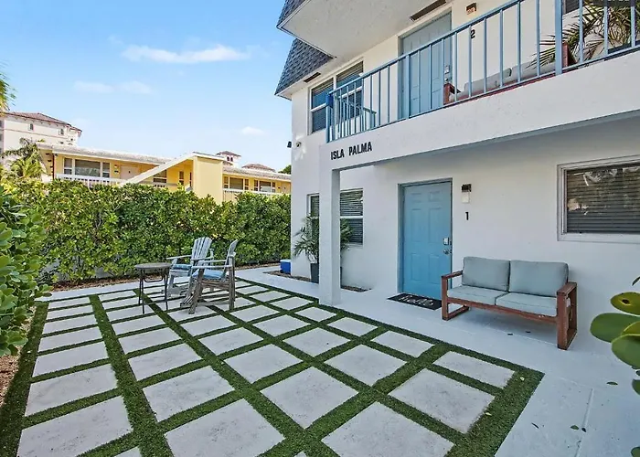 Pet Friendly Beach Condo With Hot Tub And Firepit