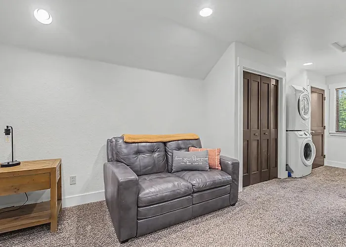 Cozy Private Mccall Downtown Remodeled Studio