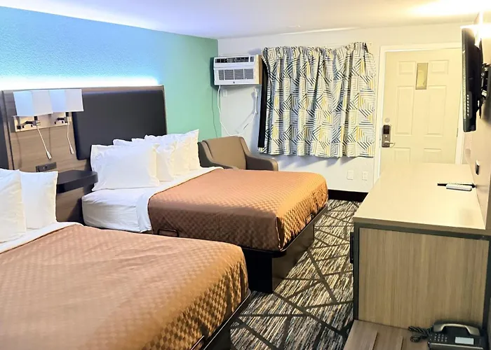 Cedar Hill Lodge