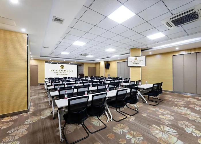 Metropolo Hotel Zhenjia Wanda Plaza Railway Station